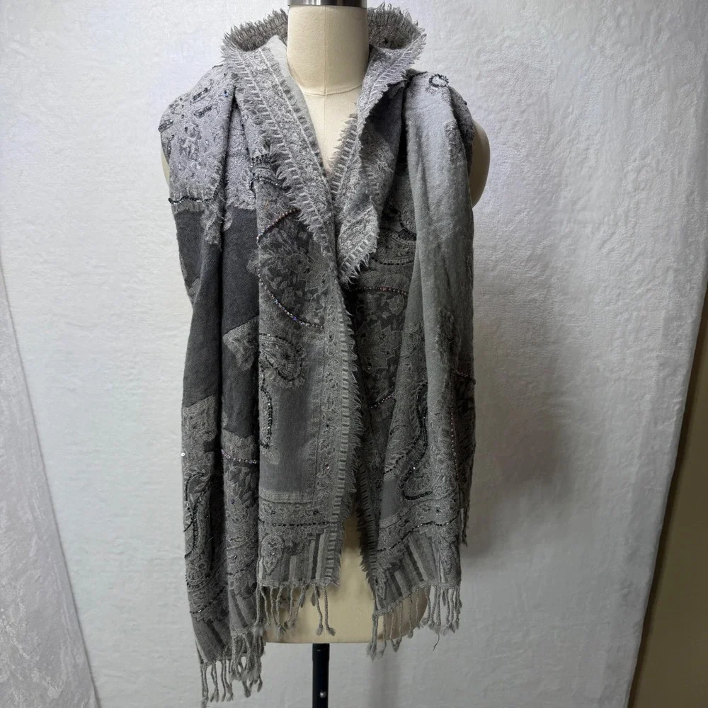 Devernois Paris Grey 100% Wool Beaded Sequin Scarf Tassel Trim Wrap 26x68